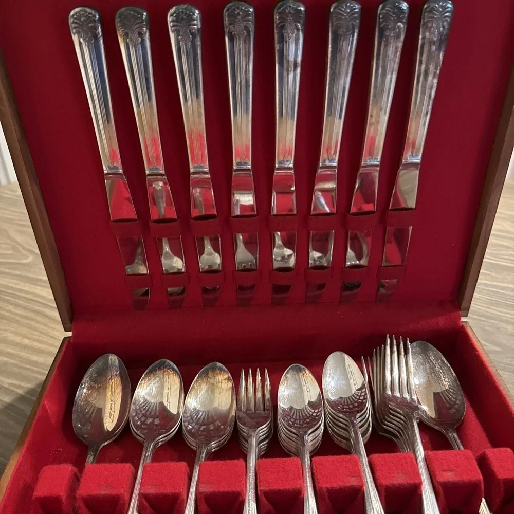 51pc Vogue Silverplate Flatware Set by International Silver 1938 w/ Wood Chest